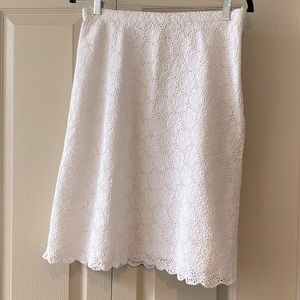 NWT BANANA REPUBLIC white scalloped trimmed skirt, size 10!